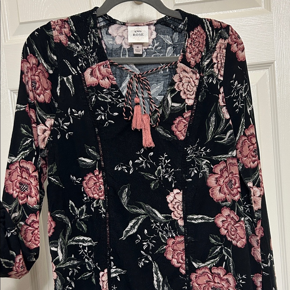 Knox Rose Black and Pink Floral Top Boho Roses Drawstring Tassels High Low M